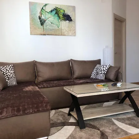 Apartment Denis Centar With Private Parking Garage Skopje