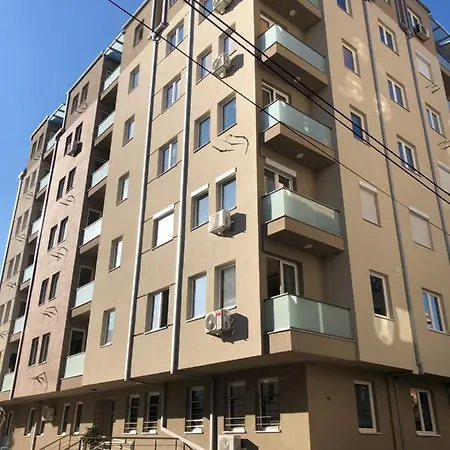 Apartment Denis Centar With Private Parking Garage Skopje