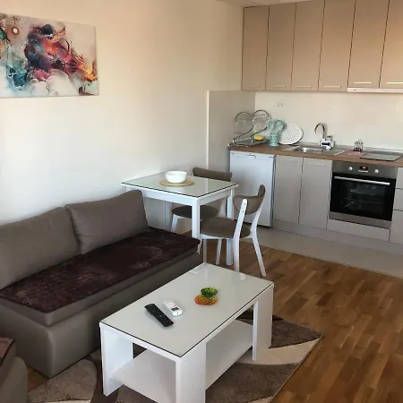 Denis Centar With Private Parking Garage Apartment