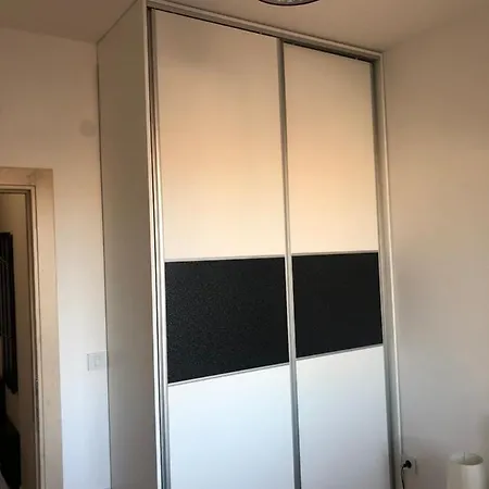 Apartment Denis Centar With Private Parking Garage *