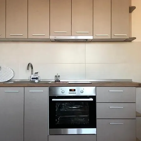 Apartment Denis Centar With Private Parking Garage *